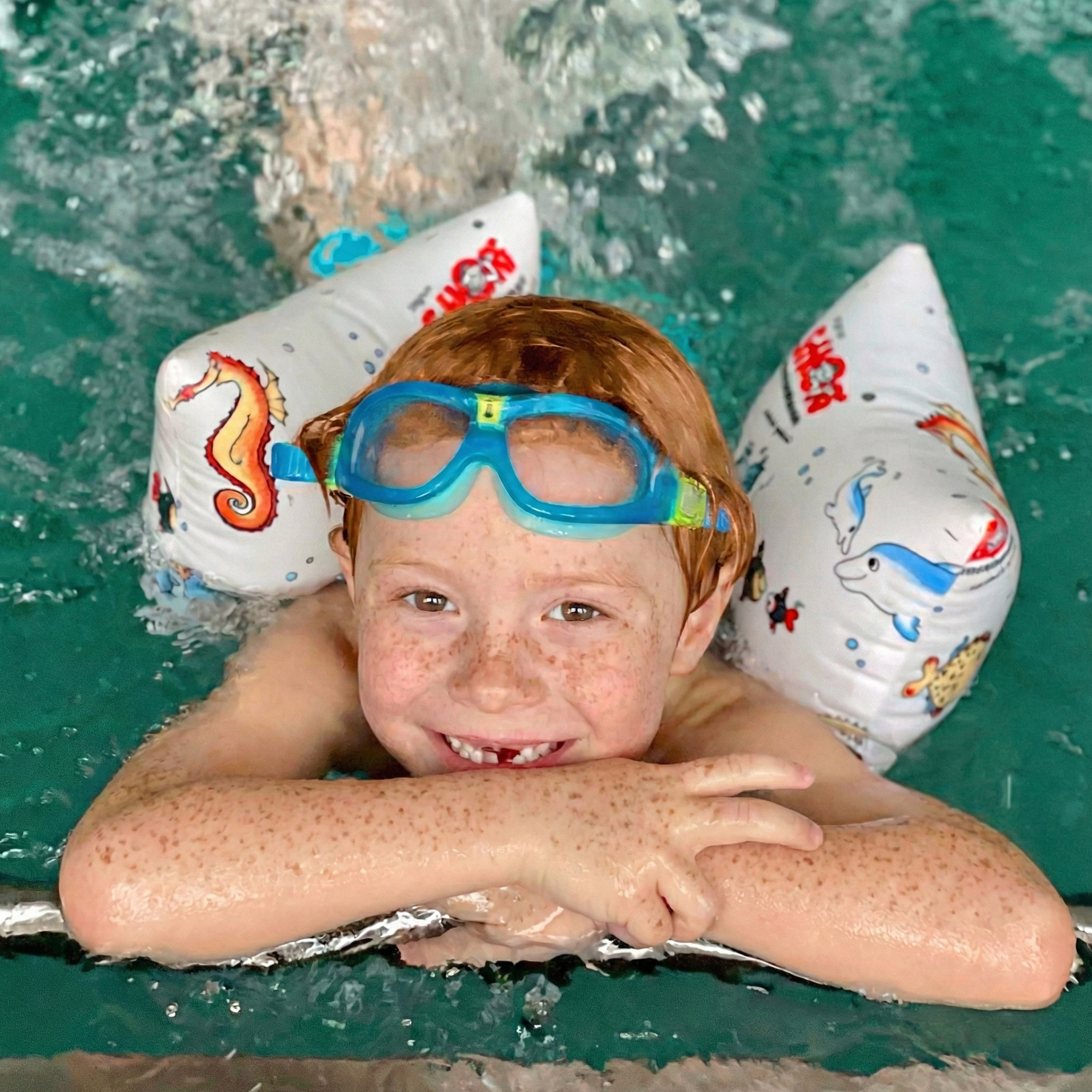 Blieskastel-Anfaenger Kind im Schwimmkurs